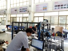 機電忙 充電 暑假進行時 湖北理工學(xué)院機械設(shè)備研發(fā)實踐紀(jì)實