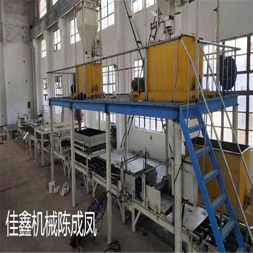 新型自動化fs免拆復(fù)合保溫板設(shè)備 山東廠家引領(lǐng)行業(yè)新動向